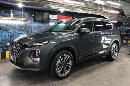 Оклейка автомобиля антигравийной пленкой
