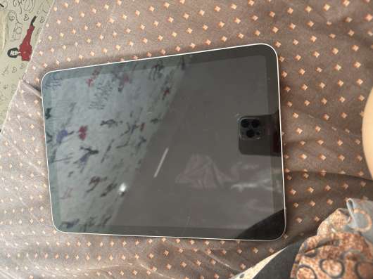 IPad (A16)