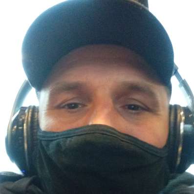 Dmitri, 44 года, хочет пообщаться