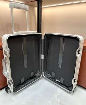 Чемодан Rimowa в Москве