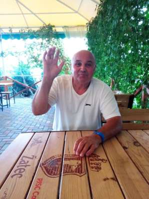 ЮРИЙ, 56 лет, хочет пообщаться