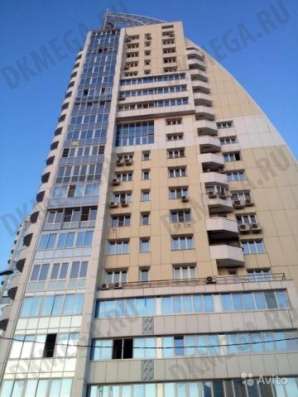 Продам трехкомнатную квартиру в Красногорске. Жилая площадь 158 кв.м. Этаж 9. Дом монолитный.
