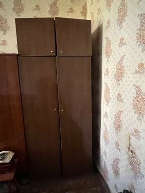 Продается 2 шкафа. 1000 рублей. Самовывоз в Ливнах