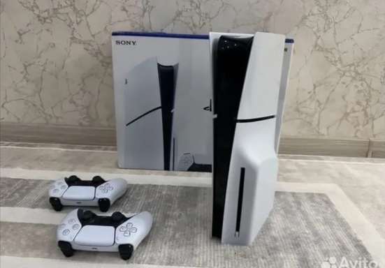 Продам Ps 5 с дисководом и 2 джойстиками