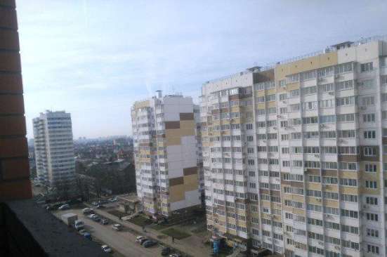 Продам однокомнатную квартиру в Краснодар.Жилая площадь 38  кв.м.Этаж 10.Дом монолитный.