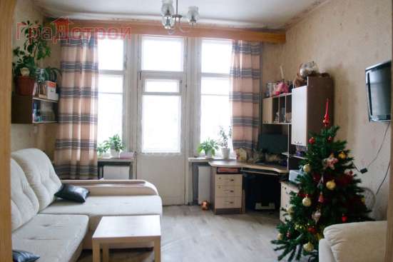 Продам трехкомнатную квартиру в Вологда.Жилая площадь 78  кв.м.Этаж 4.Есть Балкон.