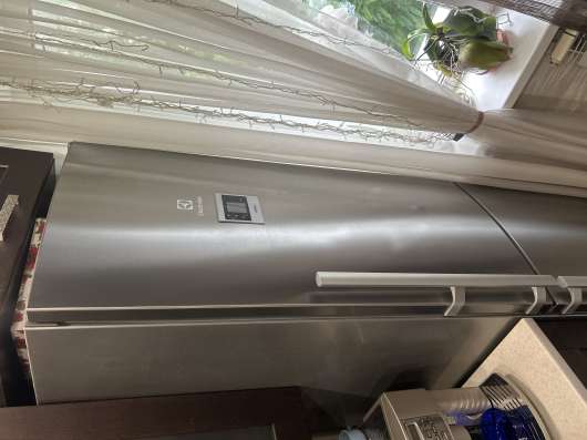 Продам холодильник электролюкс(Electrolux)