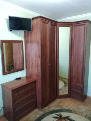 Угловой шкаф, комод, зеркало