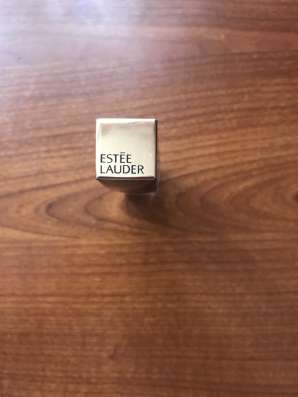 Помада жидкая Ester Lauder