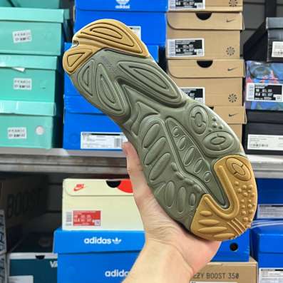 Кроссовки adidas в Москве фото 3