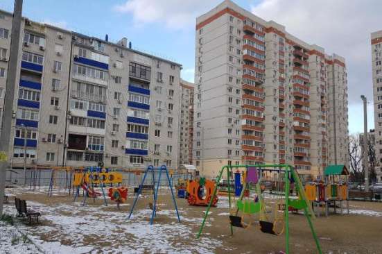 Продам однокомнатную квартиру в Краснодар.Жилая площадь 42  кв.м.Этаж 2.Дом кирпичный.