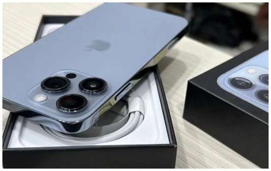 Продаю iPhone xr в корпусе 13 pro