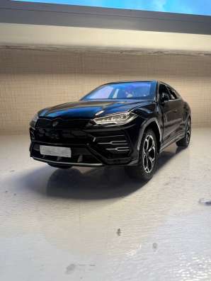 Lamborghini Urus черного цвета в идеальном состоянии