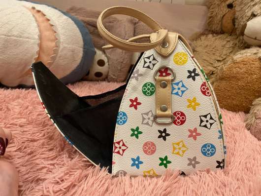 Сумка треугольник Louis Vuitton