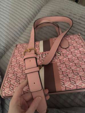 Сумка Guess в Новосибирске