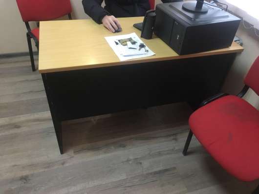 Столы в Саках