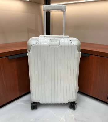 Чемодан Rimowa