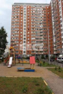 Продам двухкомнатную квартиру в Люберцы. Жилая площадь 52 кв.м. Дом панельный. Есть балкон. в Люберцы