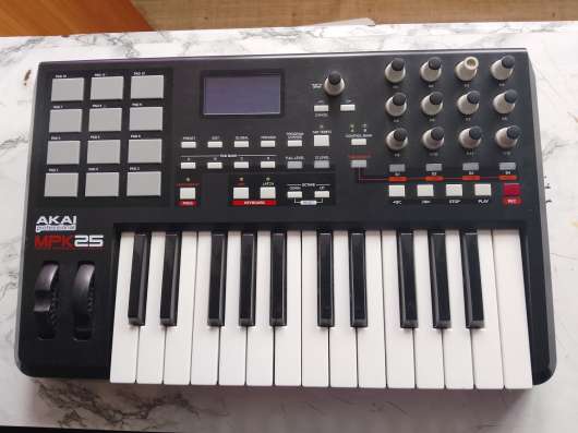 Akai mpk 25 pro в Москве фото 5
