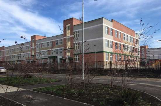 Продам трехкомнатную квартиру в Краснодар.Жилая площадь 82  кв.м.Этаж 3.