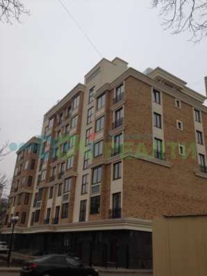 Продам трехкомнатную квартиру в Москве. Этаж 5. Дом монолитный. Есть балкон.