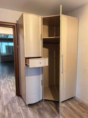 Продам шкаф гардеробный угловой