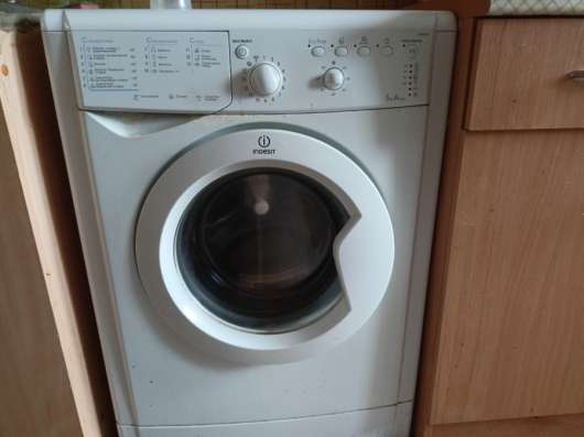Стиральная машина INDESIT