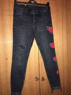 Джинсы с розами «Zara»