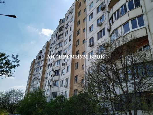Продам двухкомнатную квартиру в Волгоград.Жилая площадь 65  кв.м.Дом панельный.Есть Балкон.