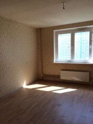 Продам однокомнатную квартиру в Подольске. Жилая площадь 40 кв.м. Этаж 7. Дом панельный.