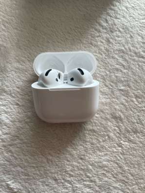 Airpods 4 (с шумоподавлением) в Томске