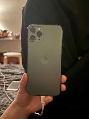 iPhone 11 Pro 64 ГБ, Midnight Green.