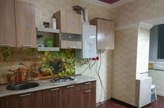 Продам однокомнатную квартиру в Краснодар.Жилая площадь 38  кв.м.Этаж 3.Дом кирпичный.