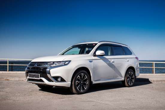 MITSUBISHI OUTLANDER PHEV GG2W в Хабаровске фото 7