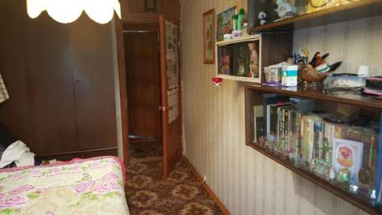 Продам трехкомнатную квартиру в Воскресенске. Жилая площадь 58 кв.м. Дом панельный. Есть балкон.