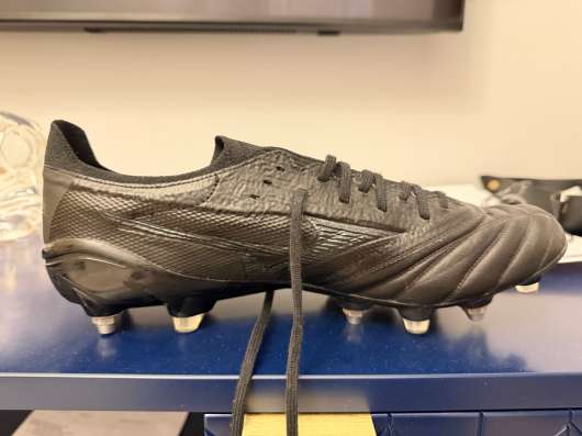 Бутсы MIZUNO