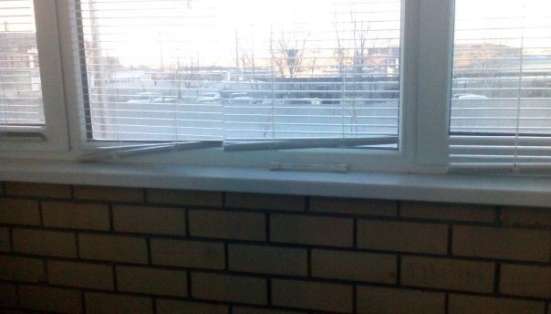 Продам трехкомнатную квартиру в Волгограде. Жилая площадь 90 кв.м. Этаж 1. Дом кирпичный.