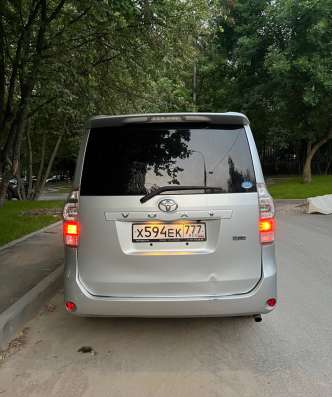 Toyota voxy в Москве фото 6