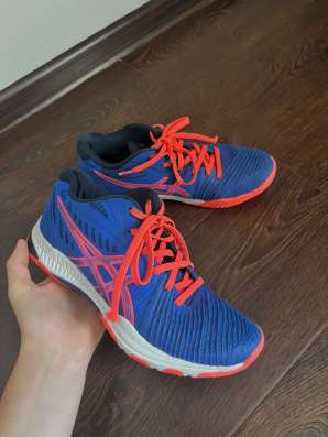 Кроссовки ASICS