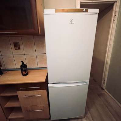 Холодильник Indesit 5000₽ в Орске