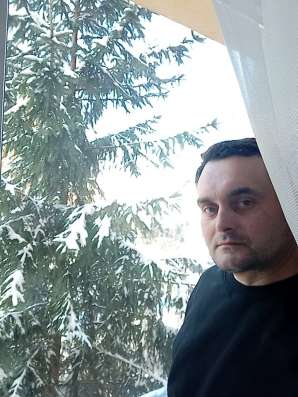 Valentyn, 44 года, хочет пообщаться