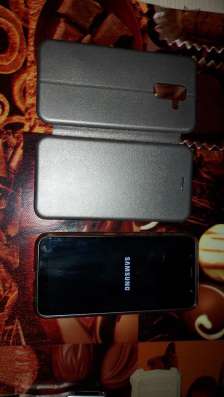 Мобильный телефон Samsung J8