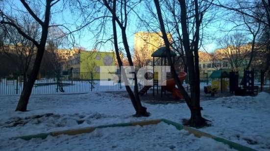 Продам четырехкомнатную квартиру в Москве. Жилая площадь 64 кв.м. Дом панельный. Есть балкон. в Москве