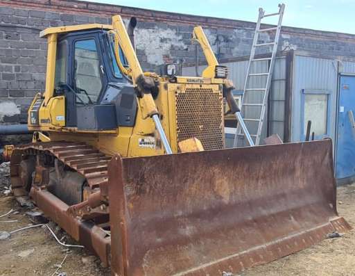 Продам бульдозер Komatsu D65E