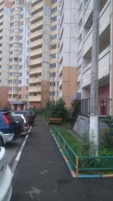 Продам двухкомнатную квартиру в Красногорске. Жилая площадь 53 кв.м. Этаж 6. Дом панельный.