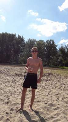 Artur, 20 лет, хочет пообщаться