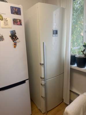 Холодильник двухкамерный Electrolux
