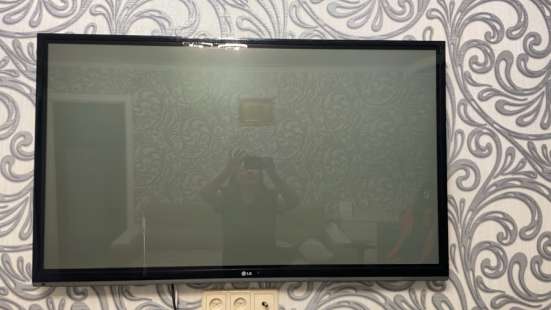 Телевизор LG — 8 000 ₽