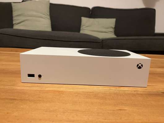 Новая Xbox Series S, использовалась лишь раз фото 8