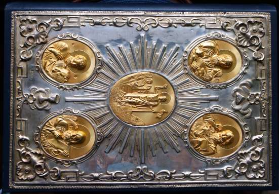Старинное напрестольное Евангелие в окладе. Москва, 1775 г в Санкт-Петербурге